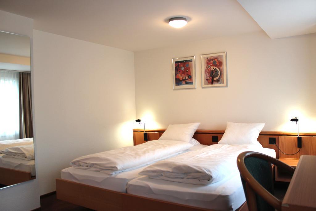Hotel Freihof Swiss Lodge Унтерегери Номер фото