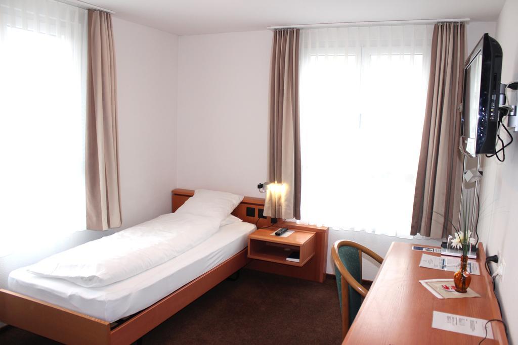 Hotel Freihof Swiss Lodge Унтерегери Номер фото